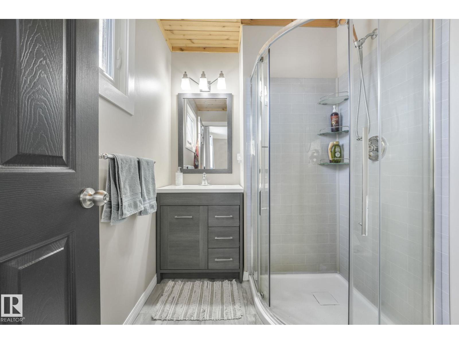 4835 60 St Property Photo 37