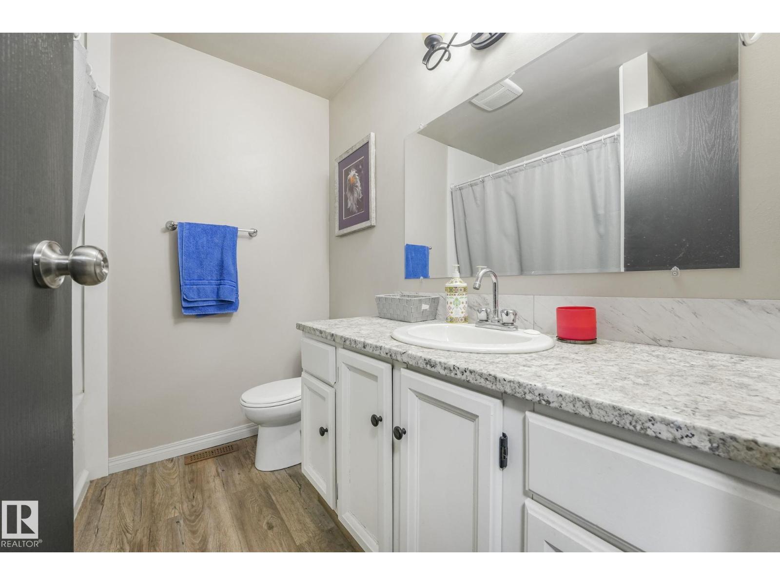 4835 60 St Property Photo 38