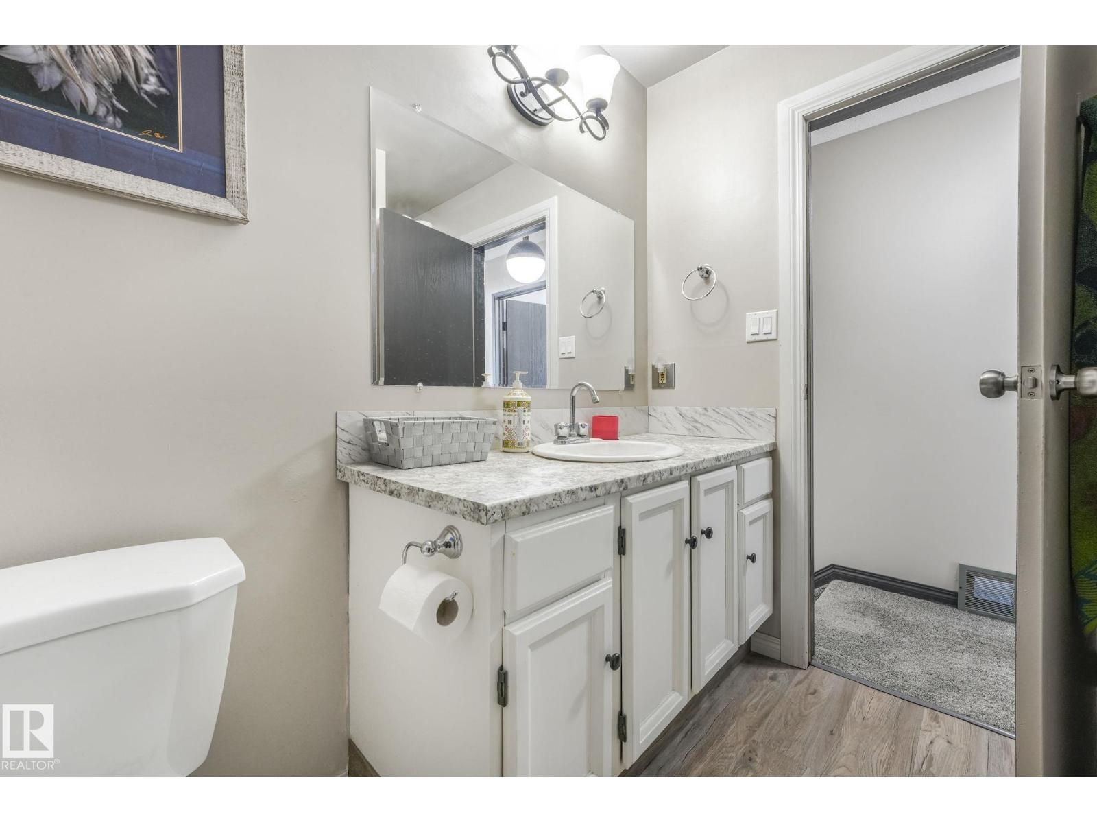 4835 60 St Property Photo 39
