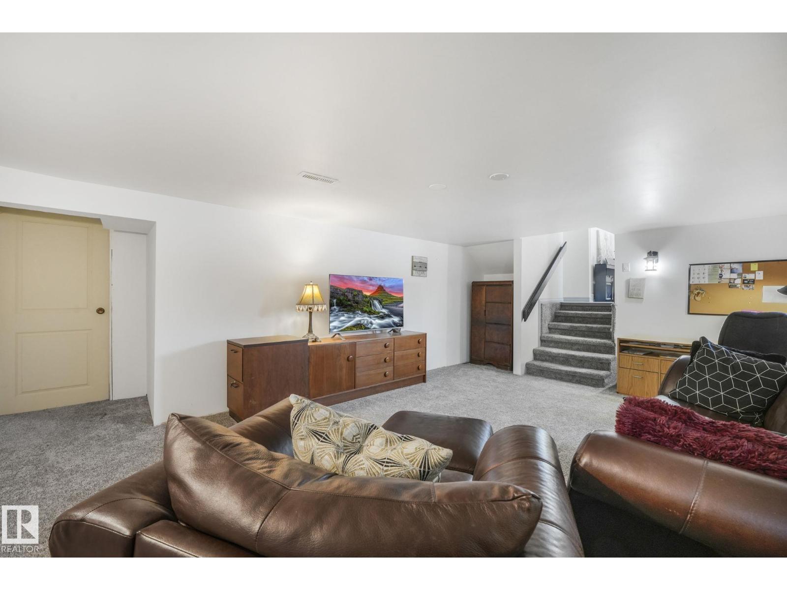 4835 60 St Property Photo 43