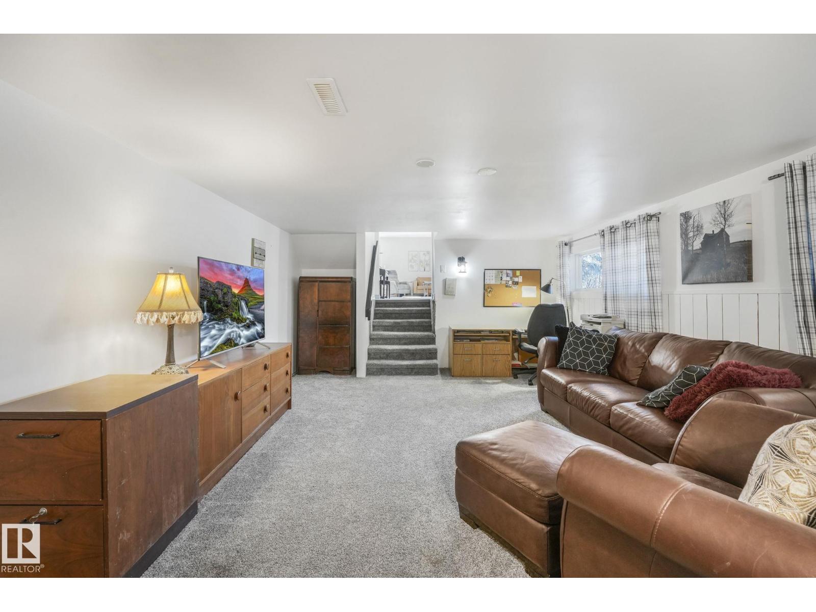 4835 60 St Property Photo 44