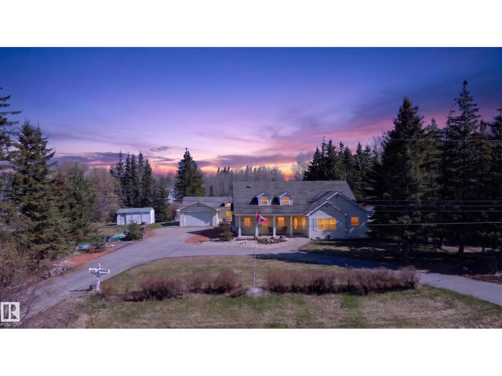 4924 48a Av Property Photo 1