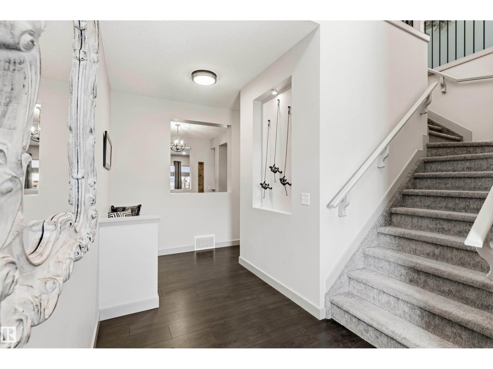 7343 Armour Cr Sw Property Photo 3