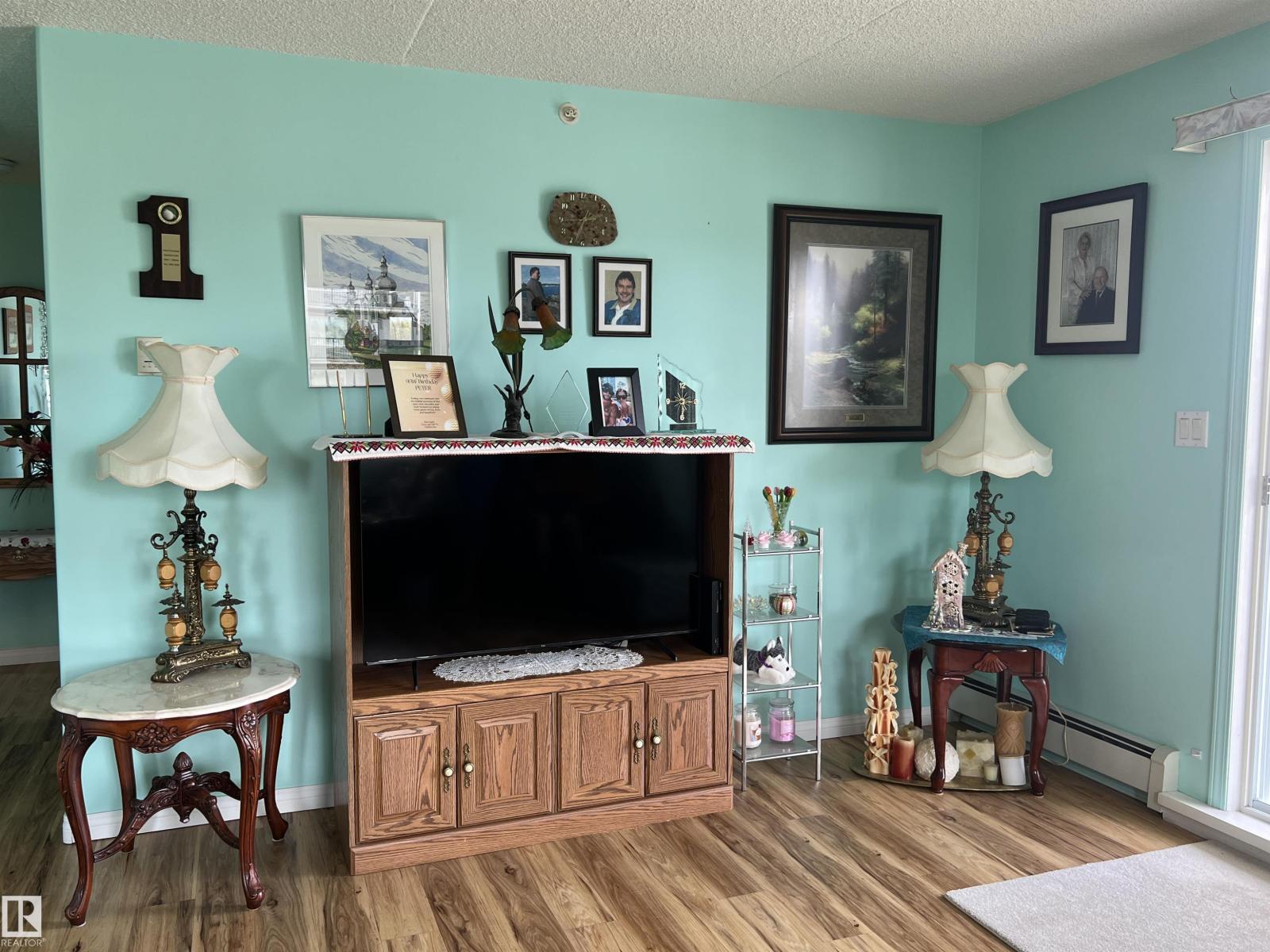 #303 4004 47 St Property Photo 5