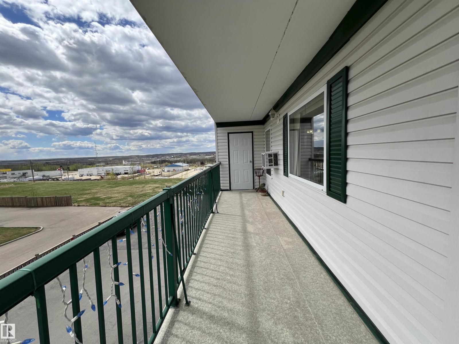 #303 4004 47 St Property Photo 22