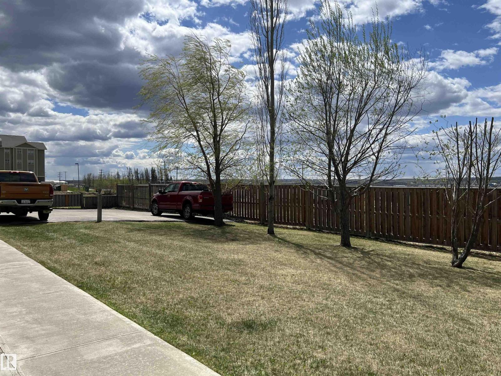 #303 4004 47 St Property Photo 39