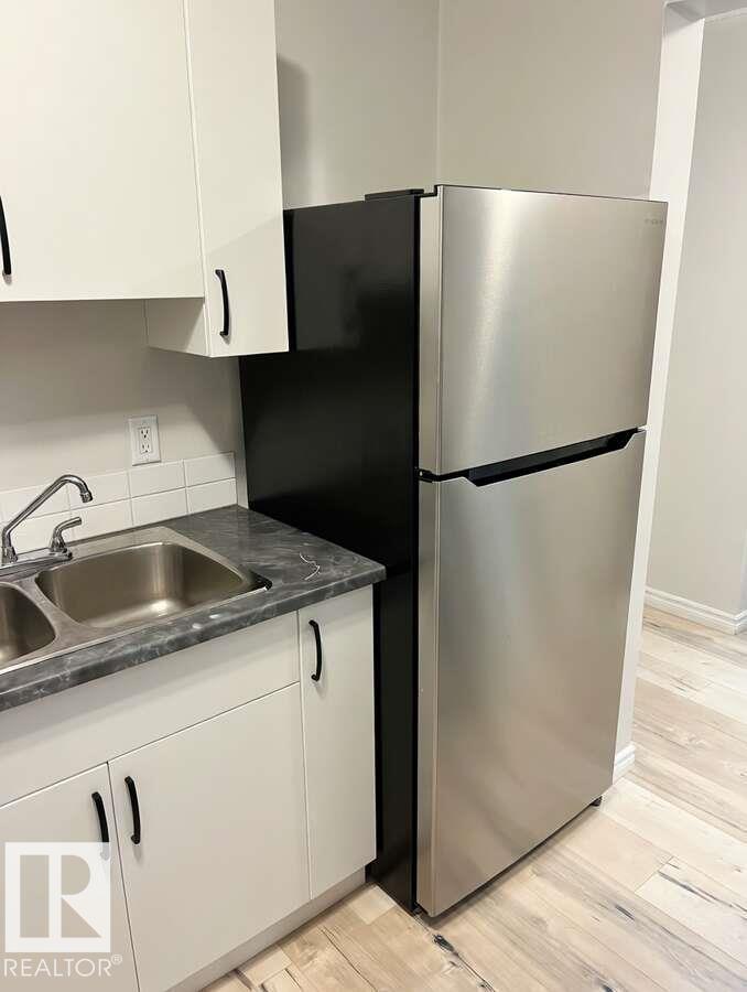 #b2 10620 104 St Nw Property Photo 5