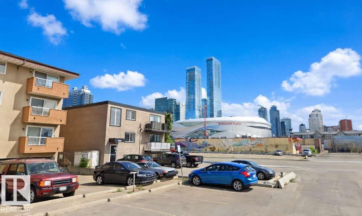 #b2 10620 104 St Nw Property Photo 13