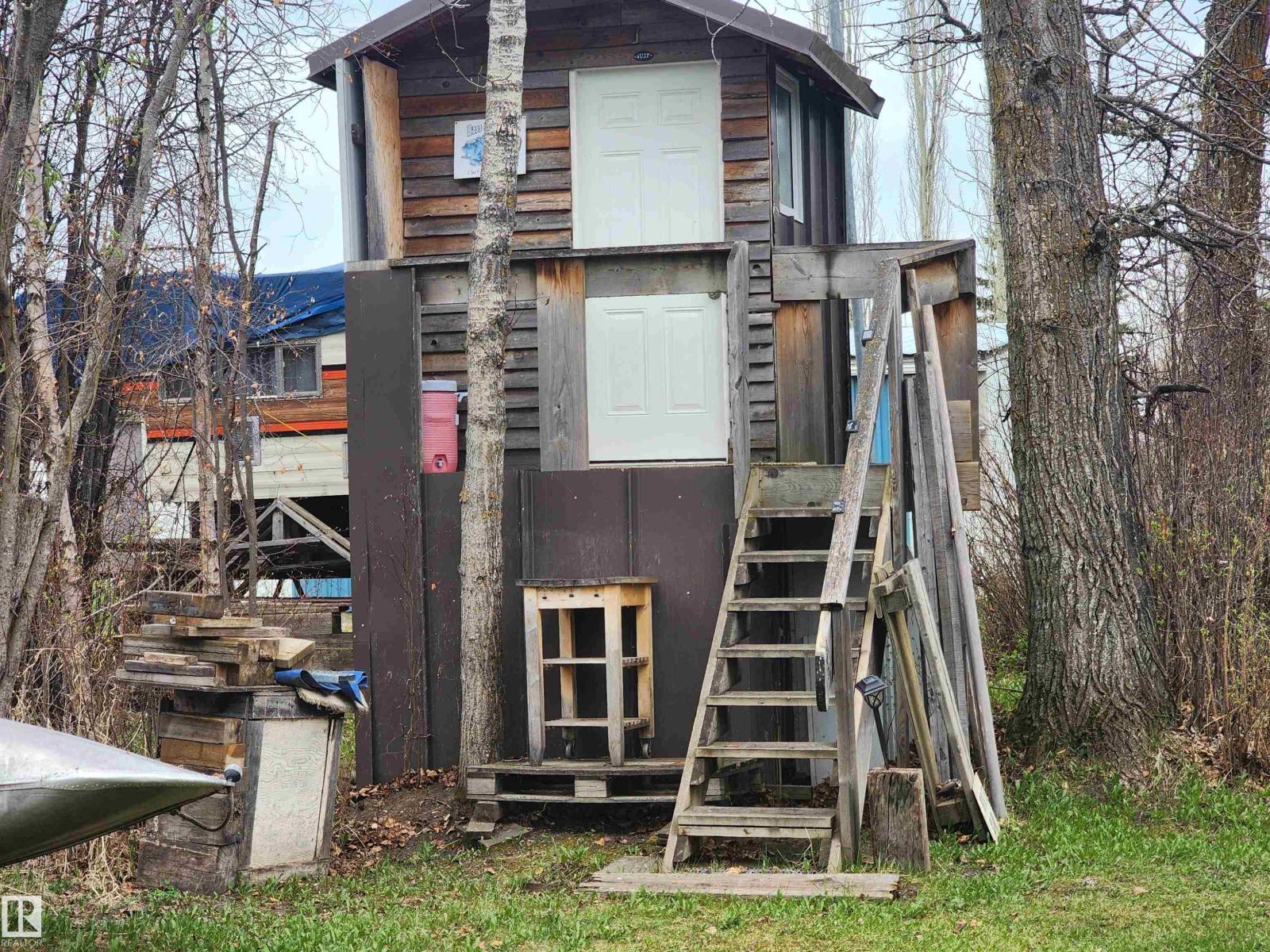 612 1 Av E Property Photo 12