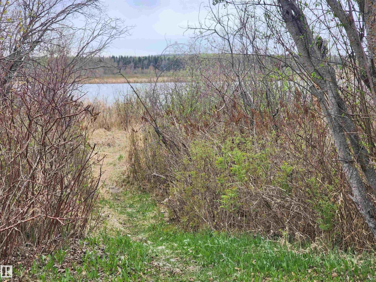 612 1 Av E Property Photo 14
