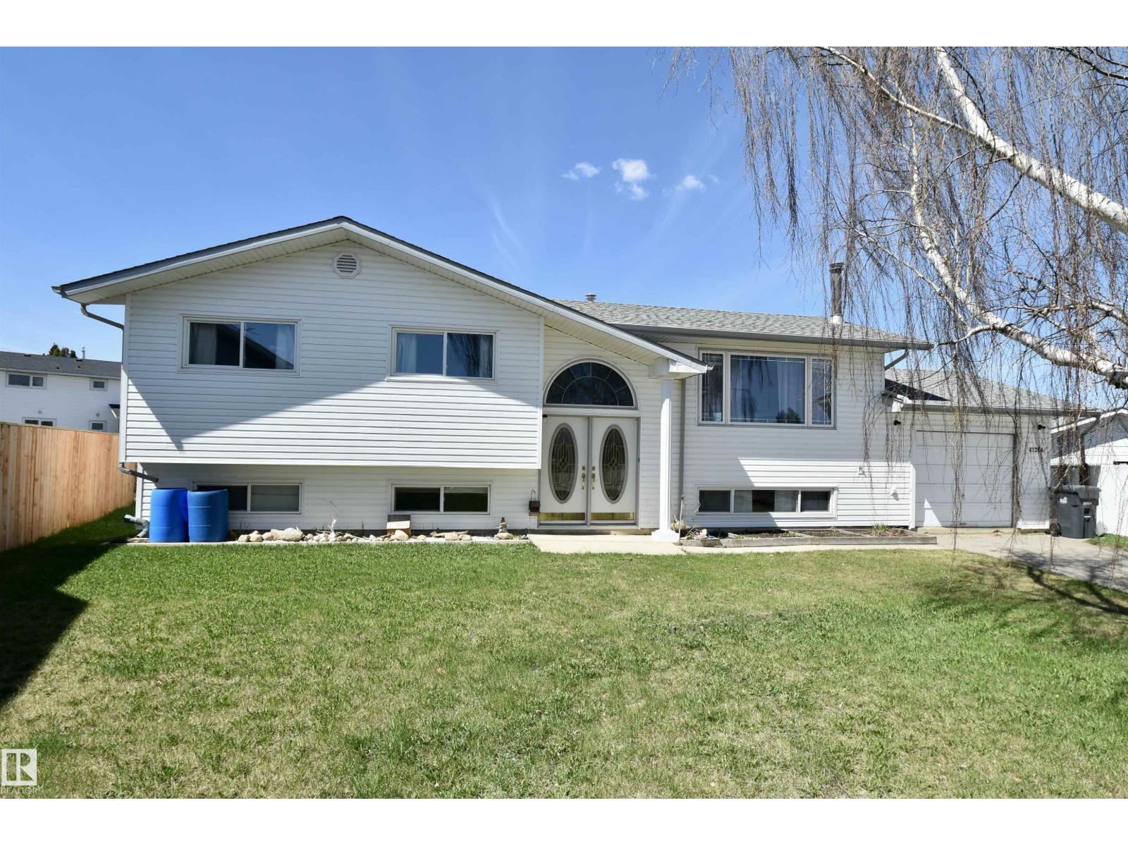 4126a 47 Av Property Photo 1