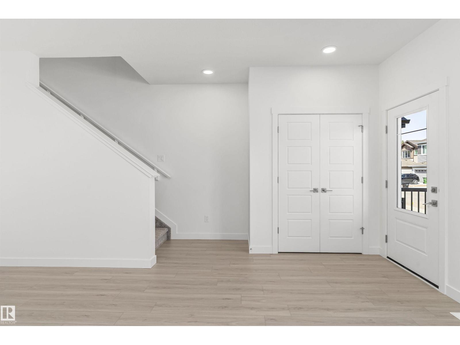 20623 43 Av Nw Property Photo 3