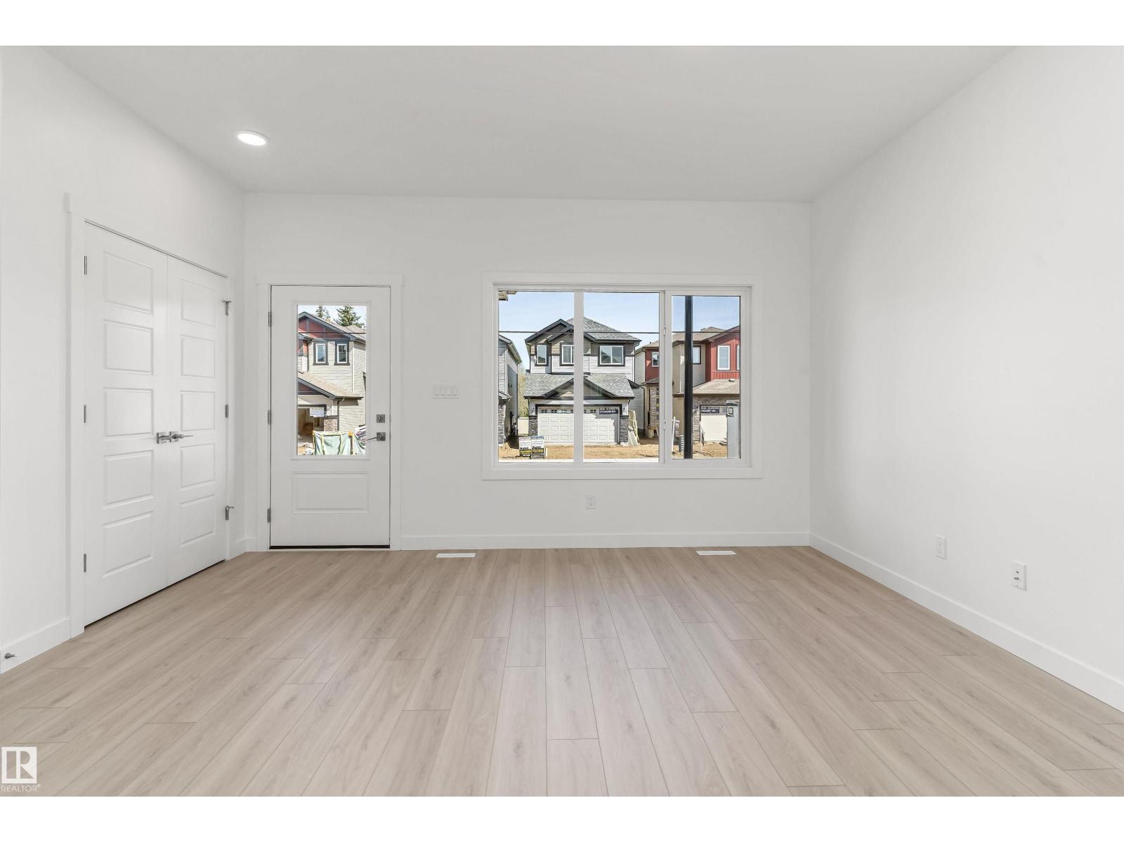 20623 43 Av Nw Property Photo 5