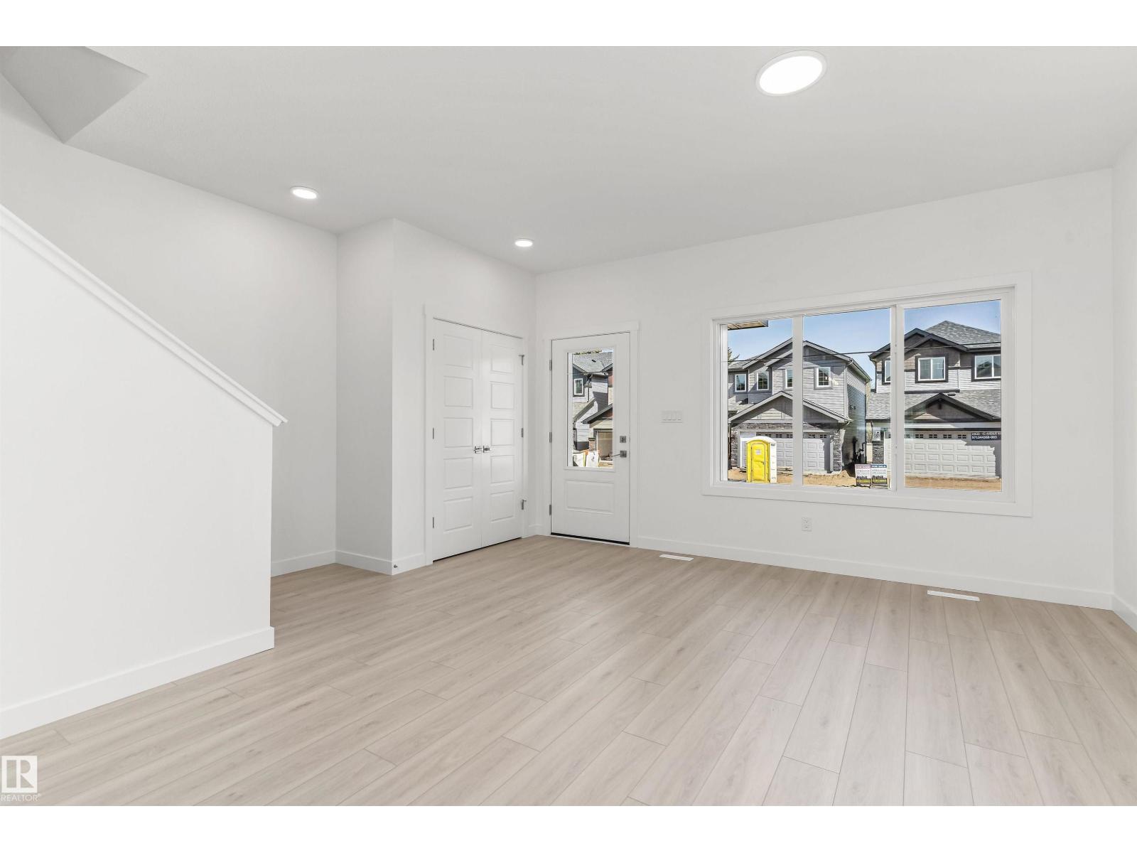 20623 43 Av Nw Property Photo 6