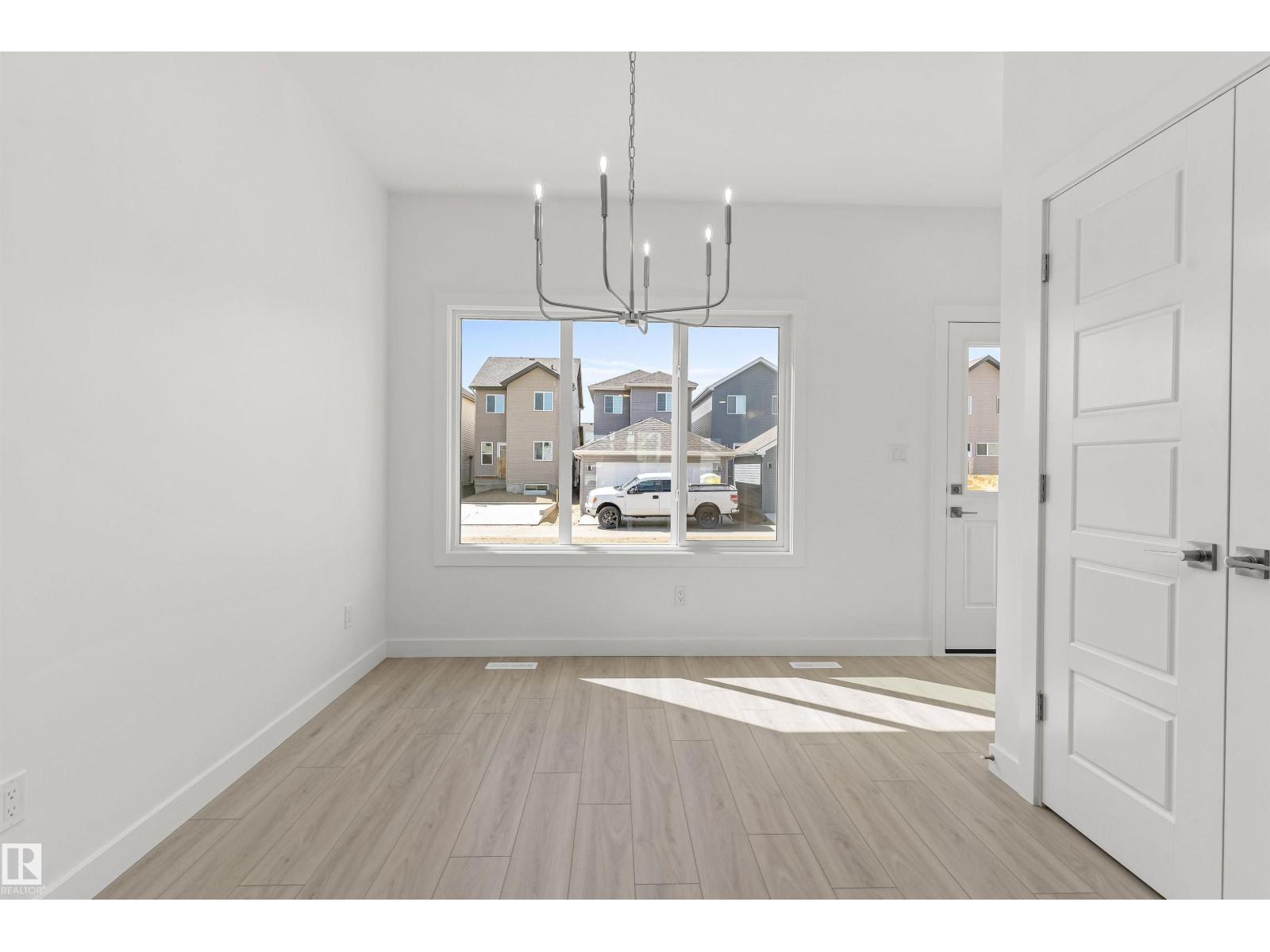 20623 43 Av Nw Property Photo 11