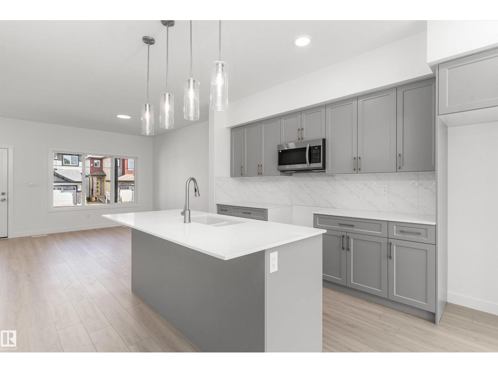 20623 43 Av Nw Property Photo 14
