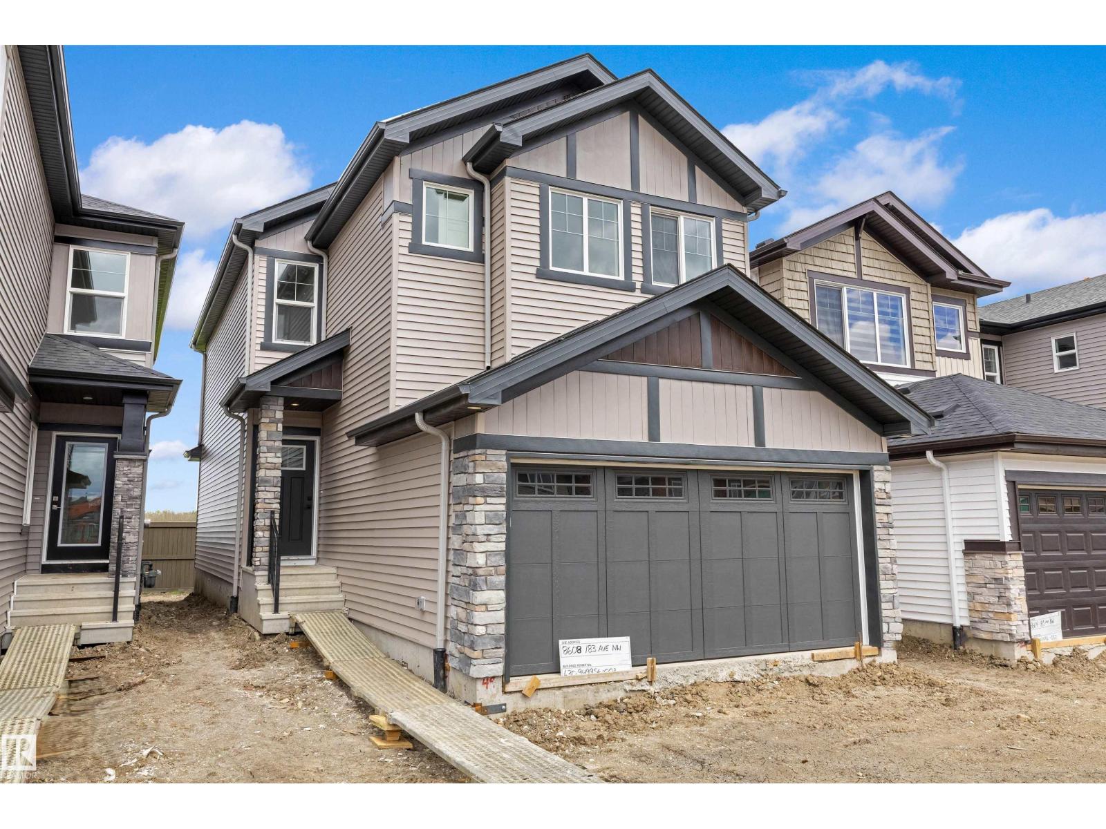 8608 183 Av Nw Property Photo 2