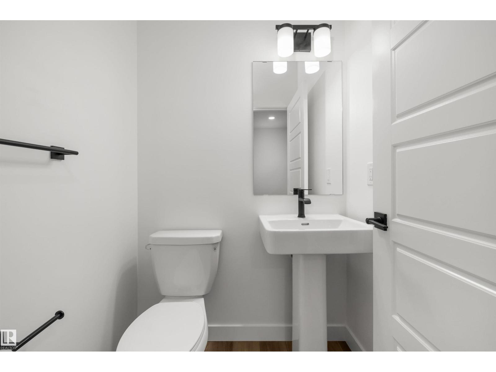 8608 183 Av Nw Property Photo 8