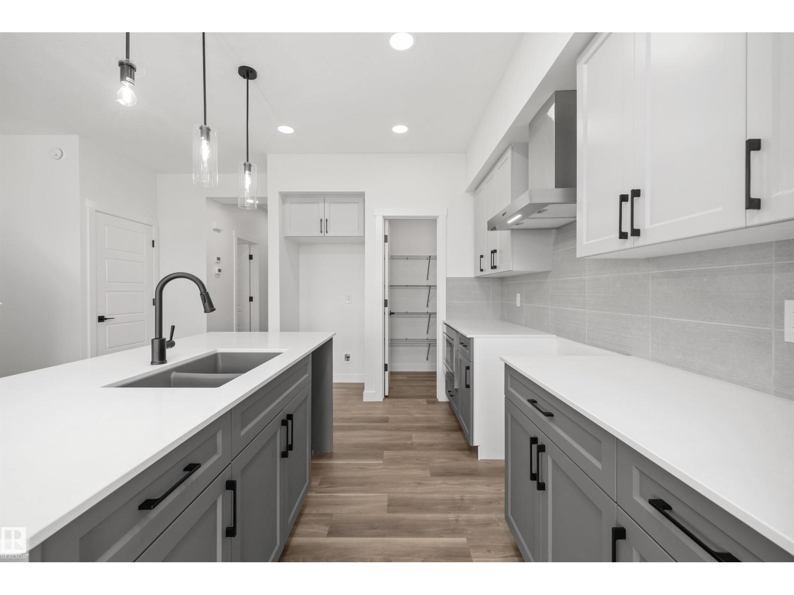 8608 183 Av Nw Property Photo 13