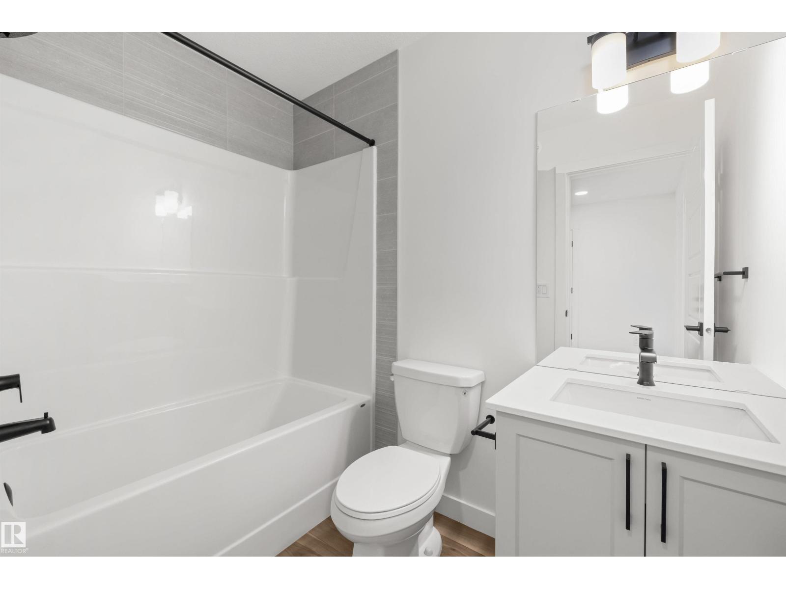 8608 183 Av Nw Property Photo 26