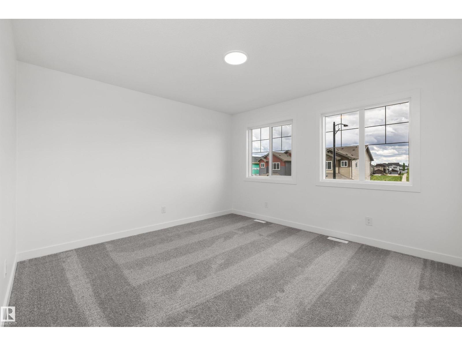8608 183 Av Nw Property Photo 31