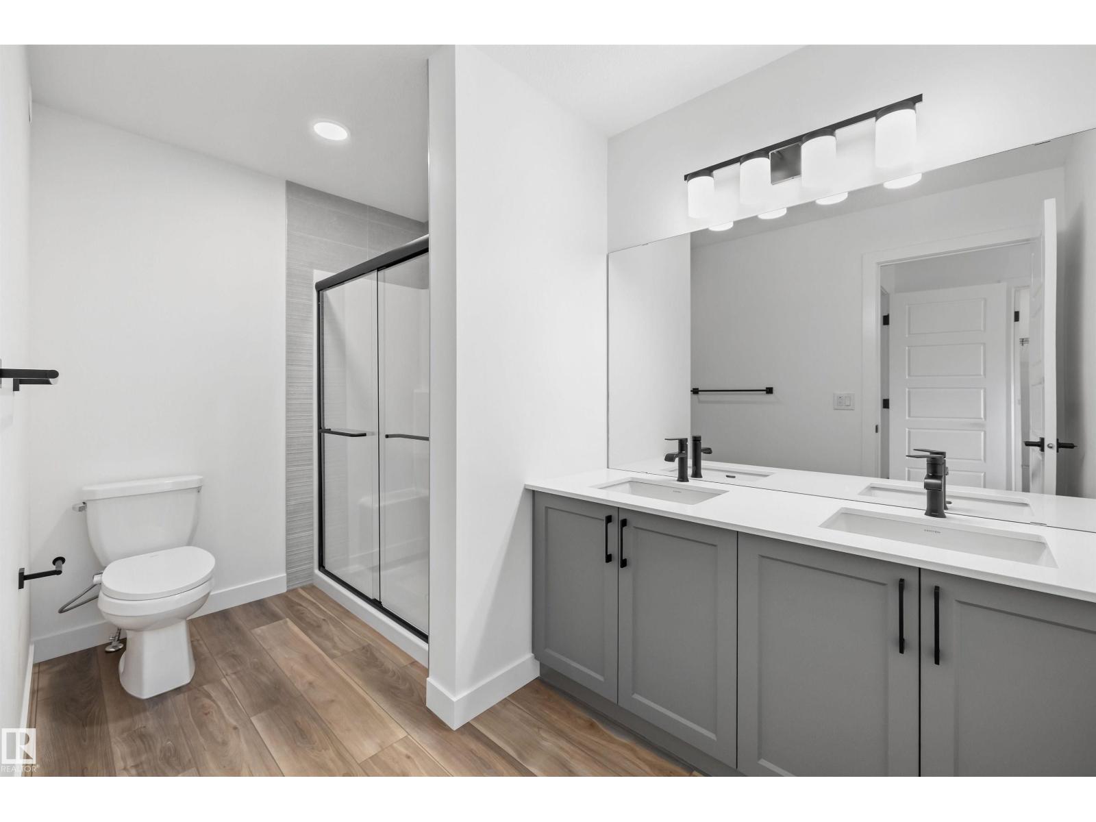 8608 183 Av Nw Property Photo 36