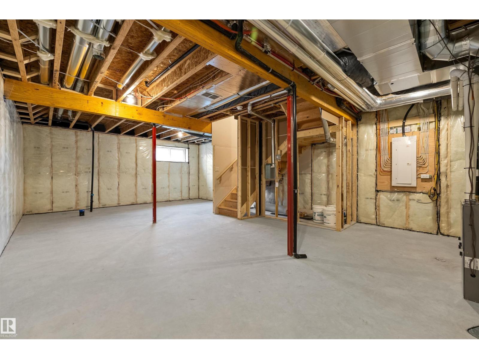 8608 183 Av Nw Property Photo 41