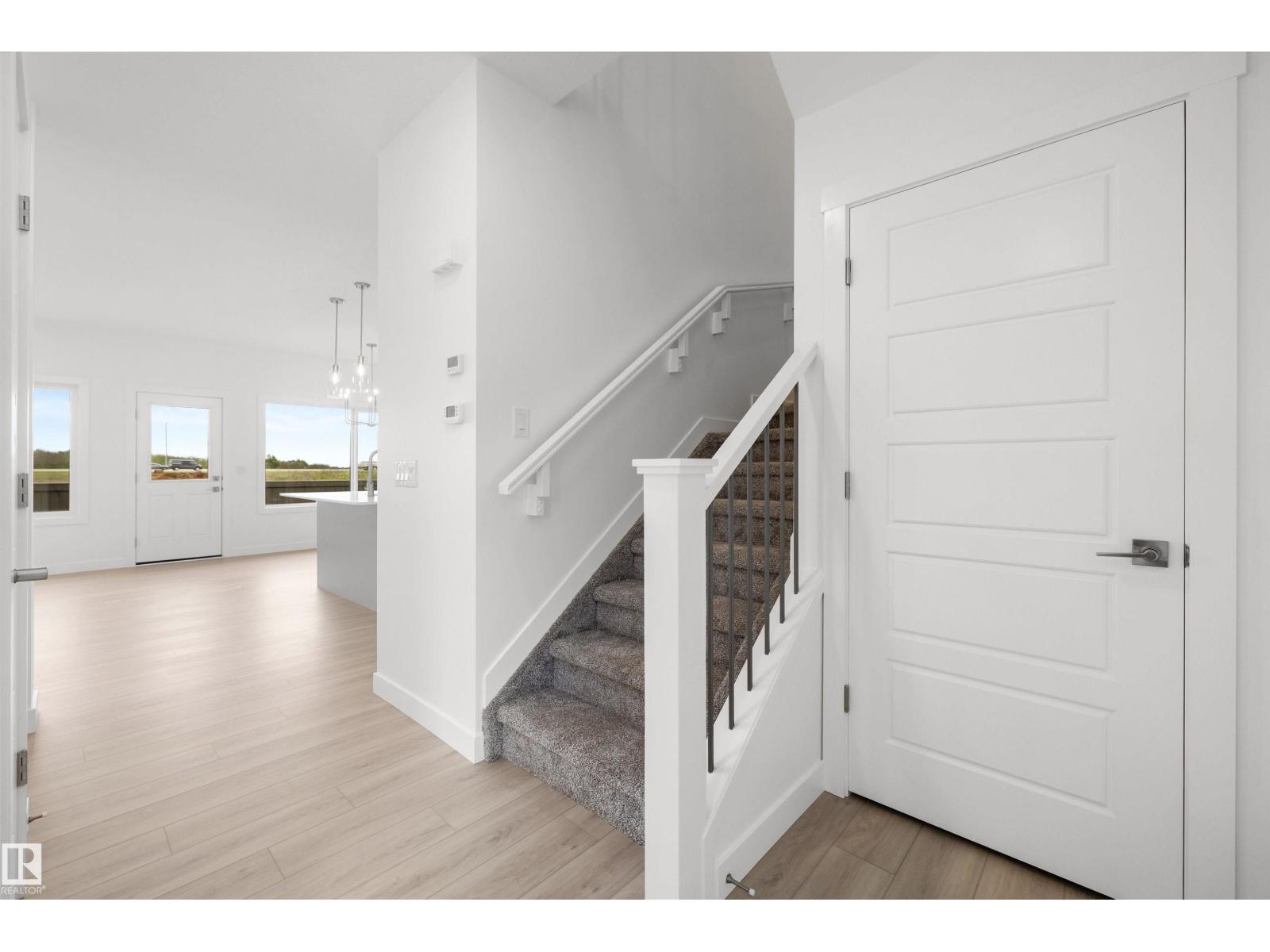 8536 183 Av Nw Property Photo 5