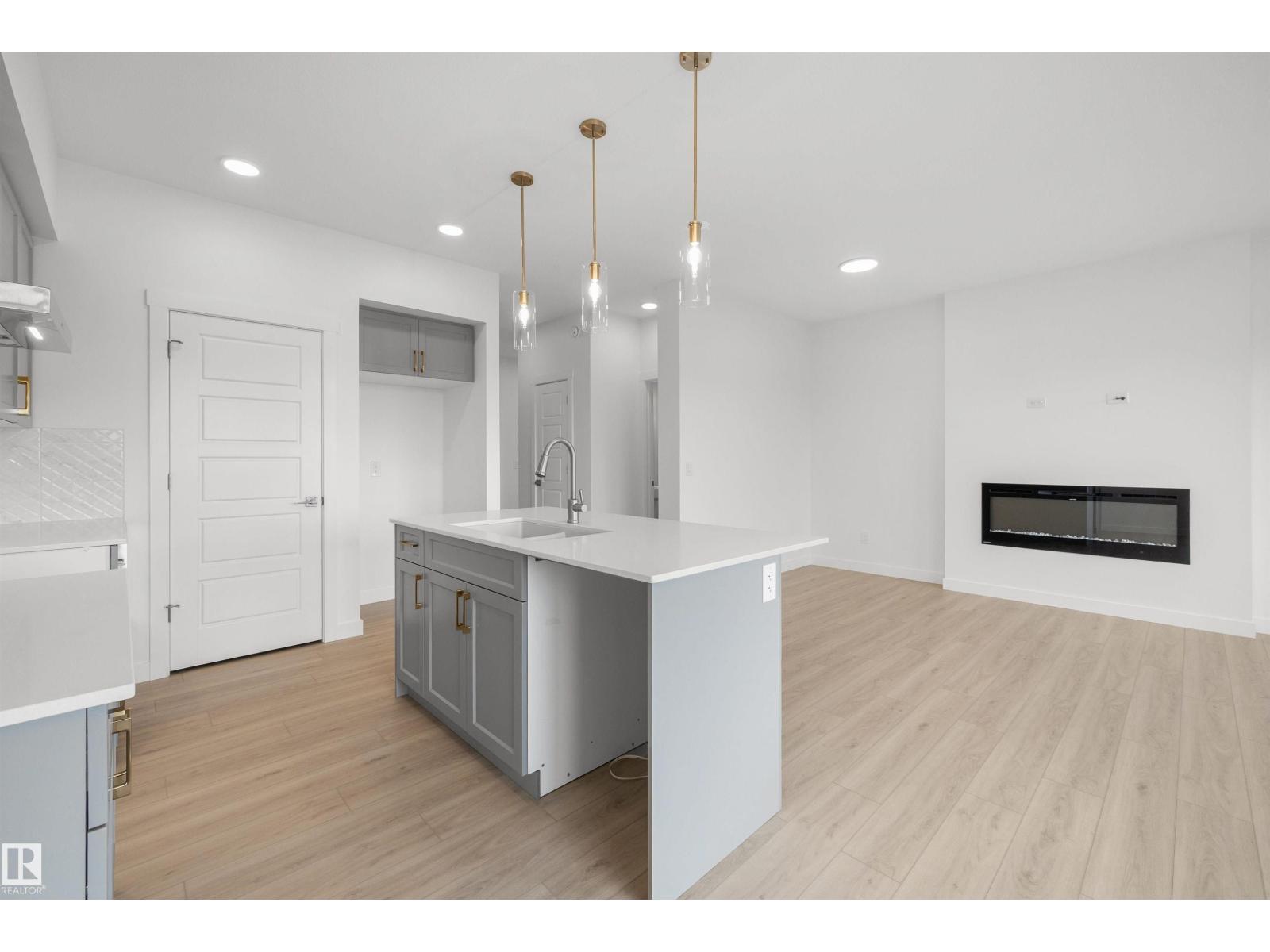 8536 183 Av Nw Property Photo 11