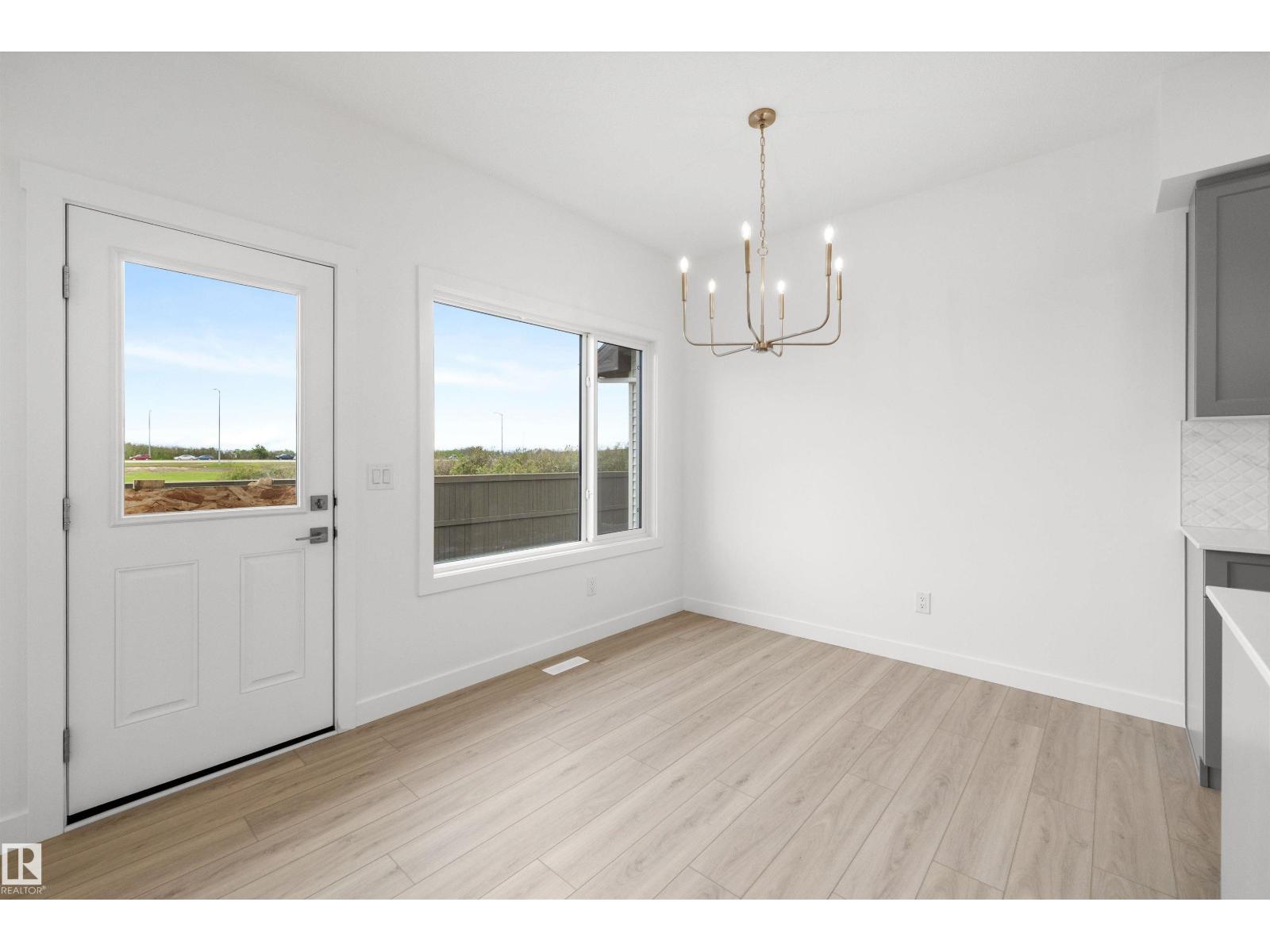 8536 183 Av Nw Property Photo 13