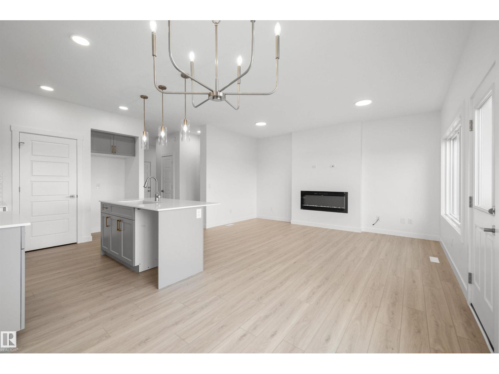 8536 183 Av Nw Property Photo 15