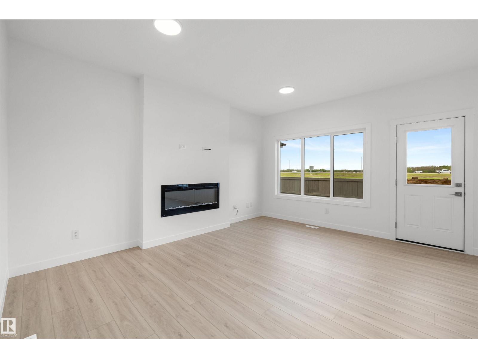 8536 183 Av Nw Property Photo 19