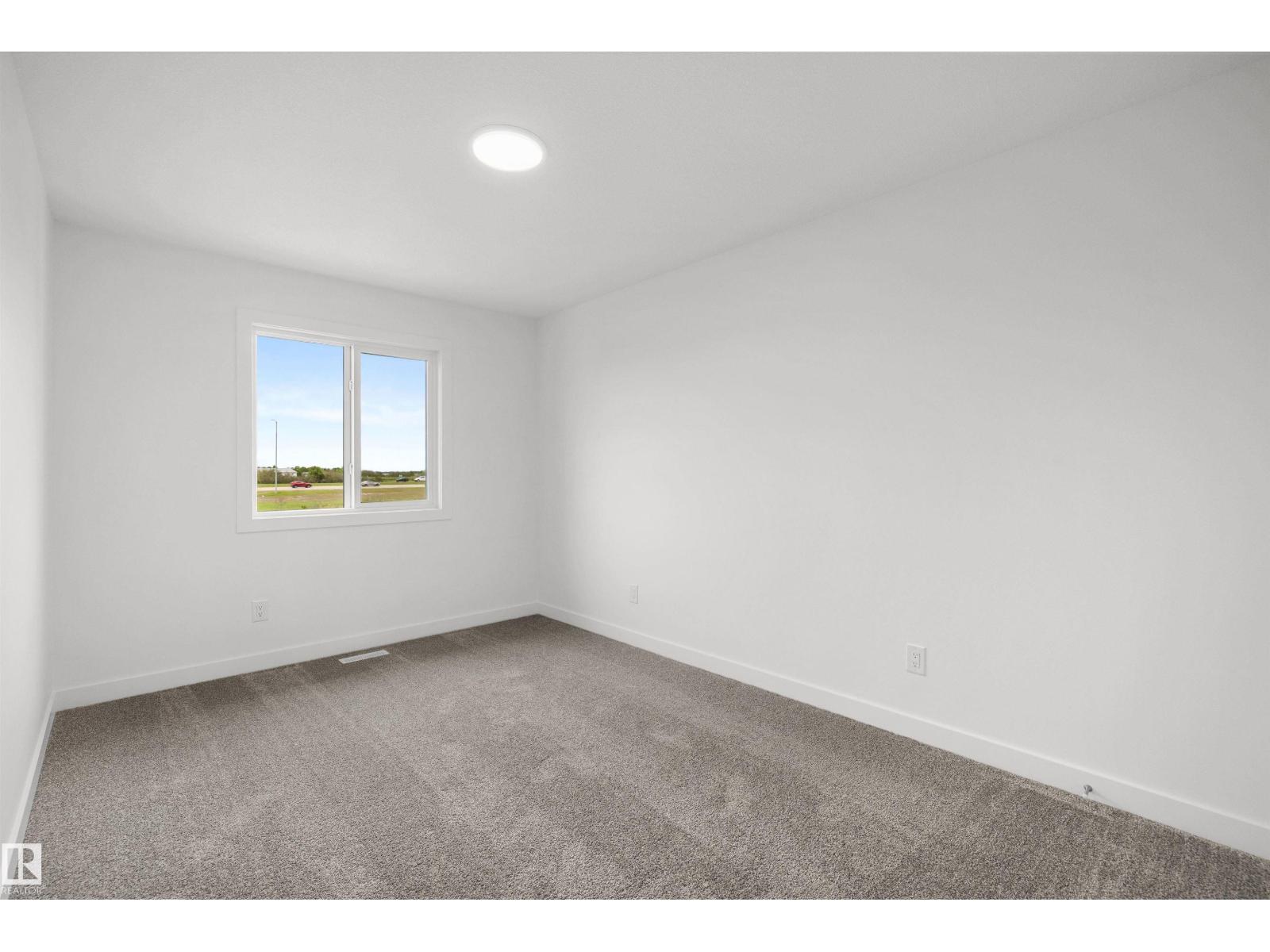 8536 183 Av Nw Property Photo 25