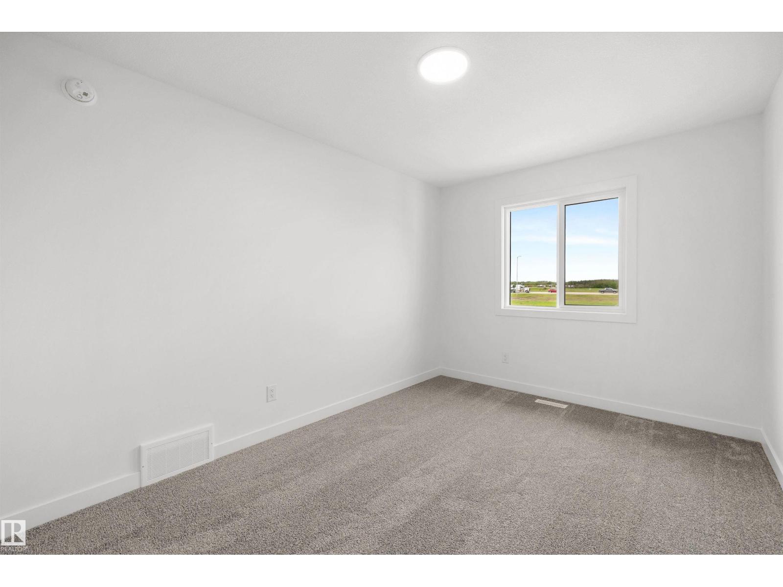 8536 183 Av Nw Property Photo 27