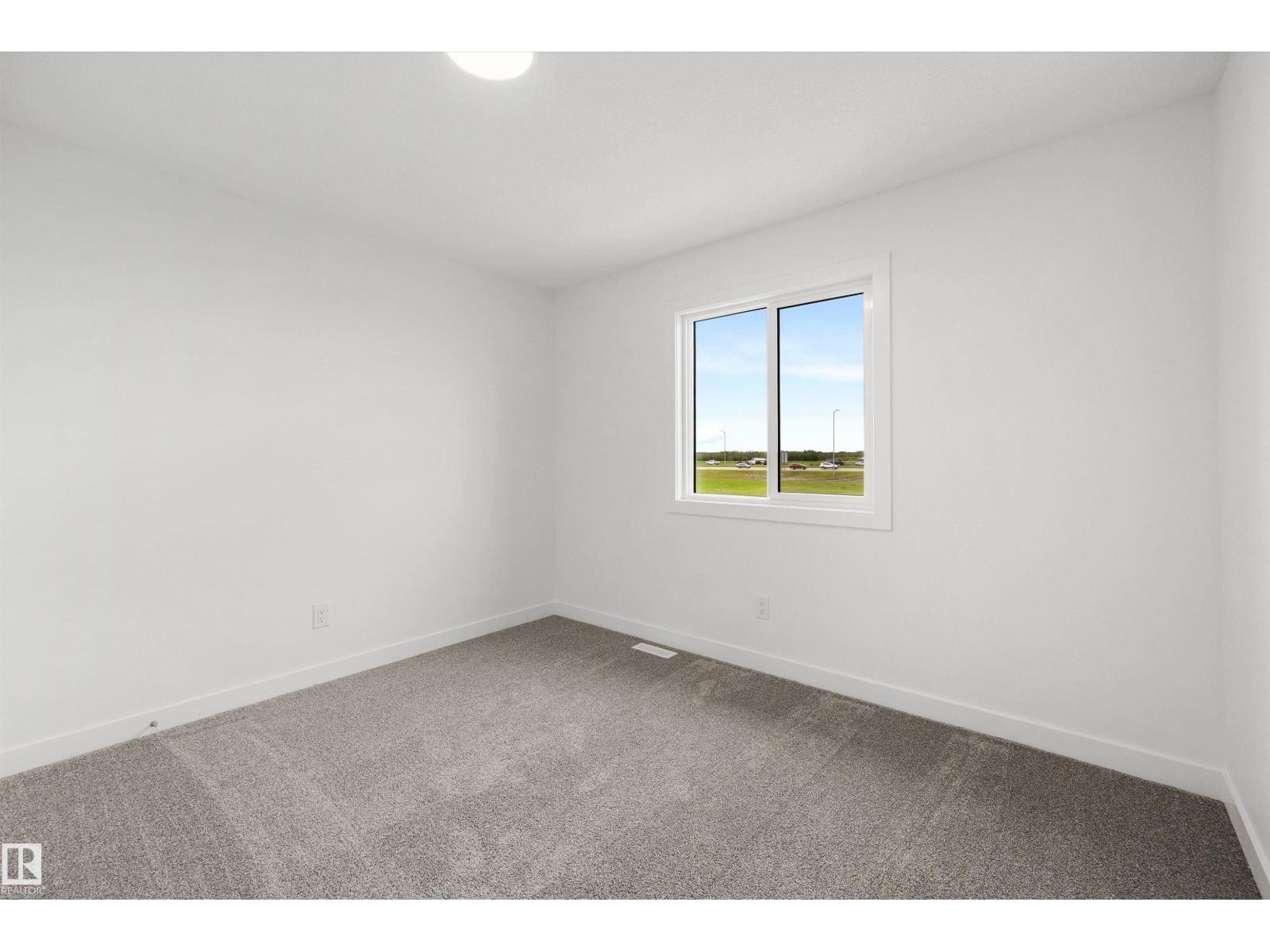 8536 183 Av Nw Property Photo 28