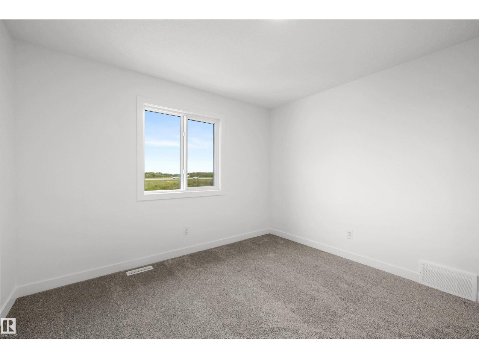 8536 183 Av Nw Property Photo 30