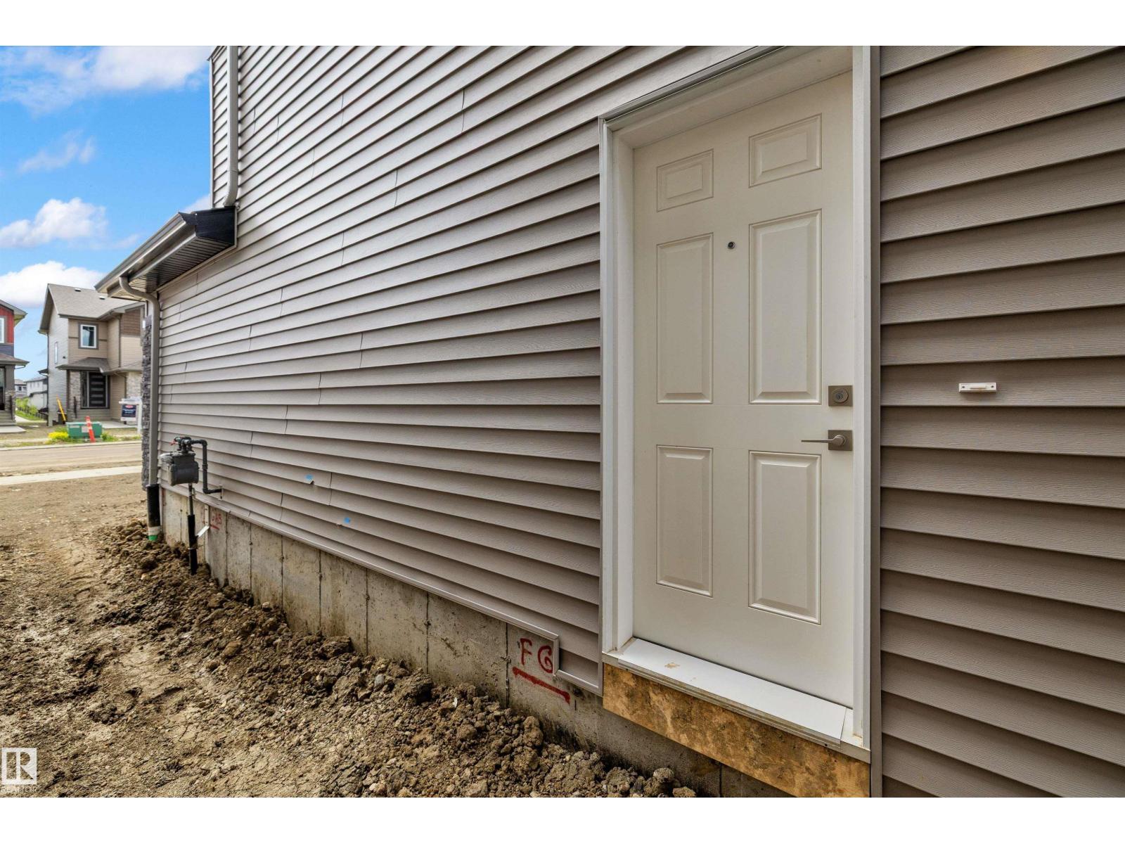 8536 183 Av Nw Property Photo 42