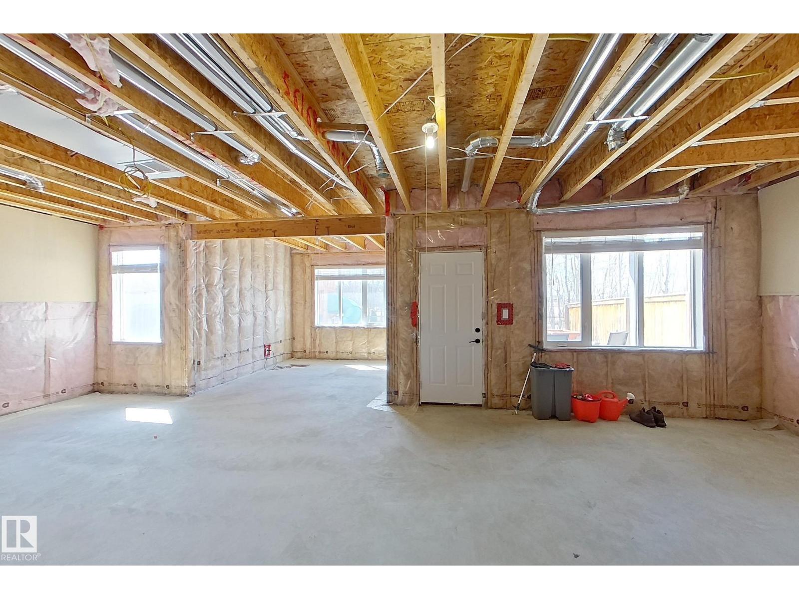 5512 64 St Property Photo 37
