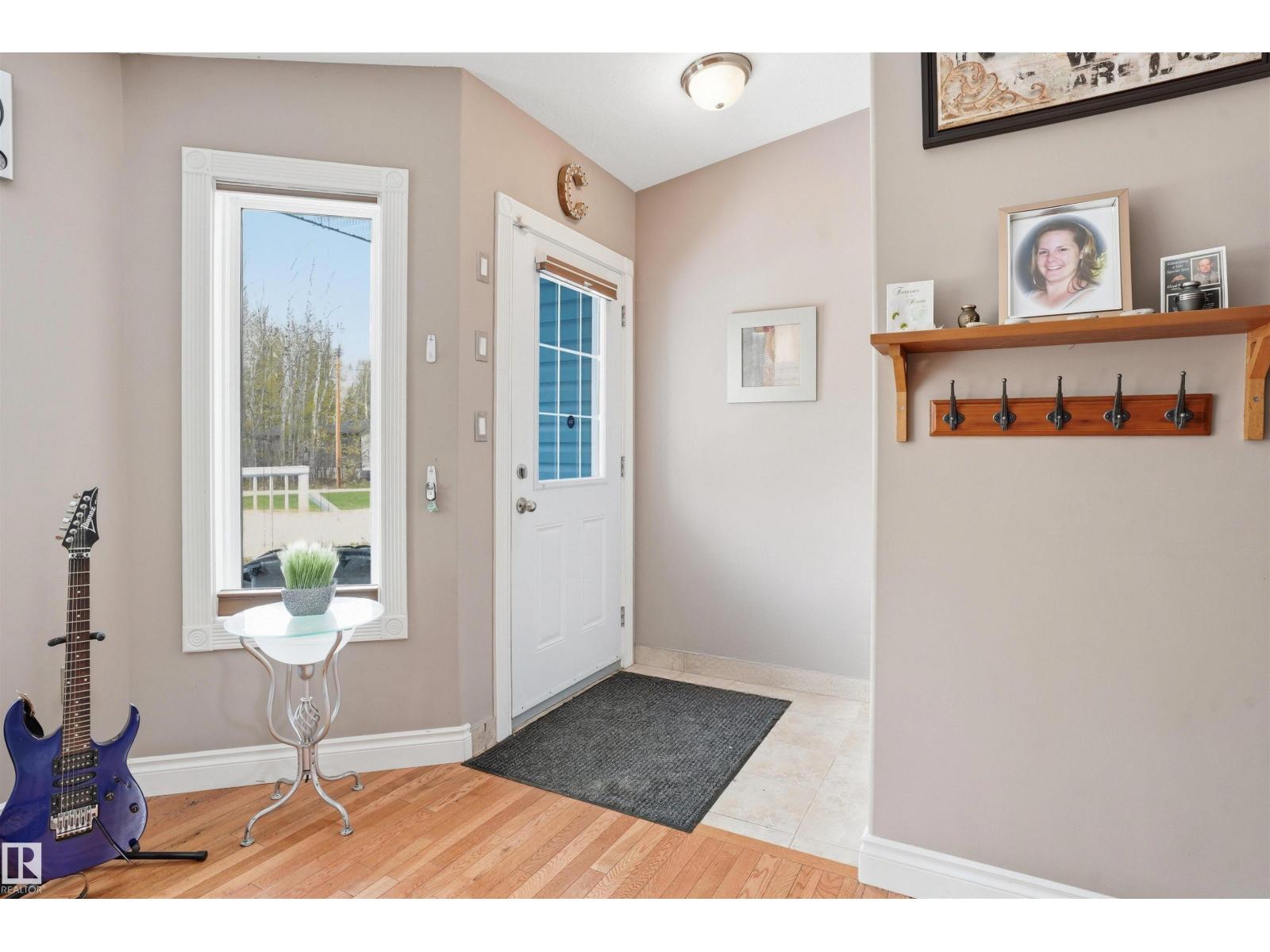 1515 Marine Cr Property Photo 3