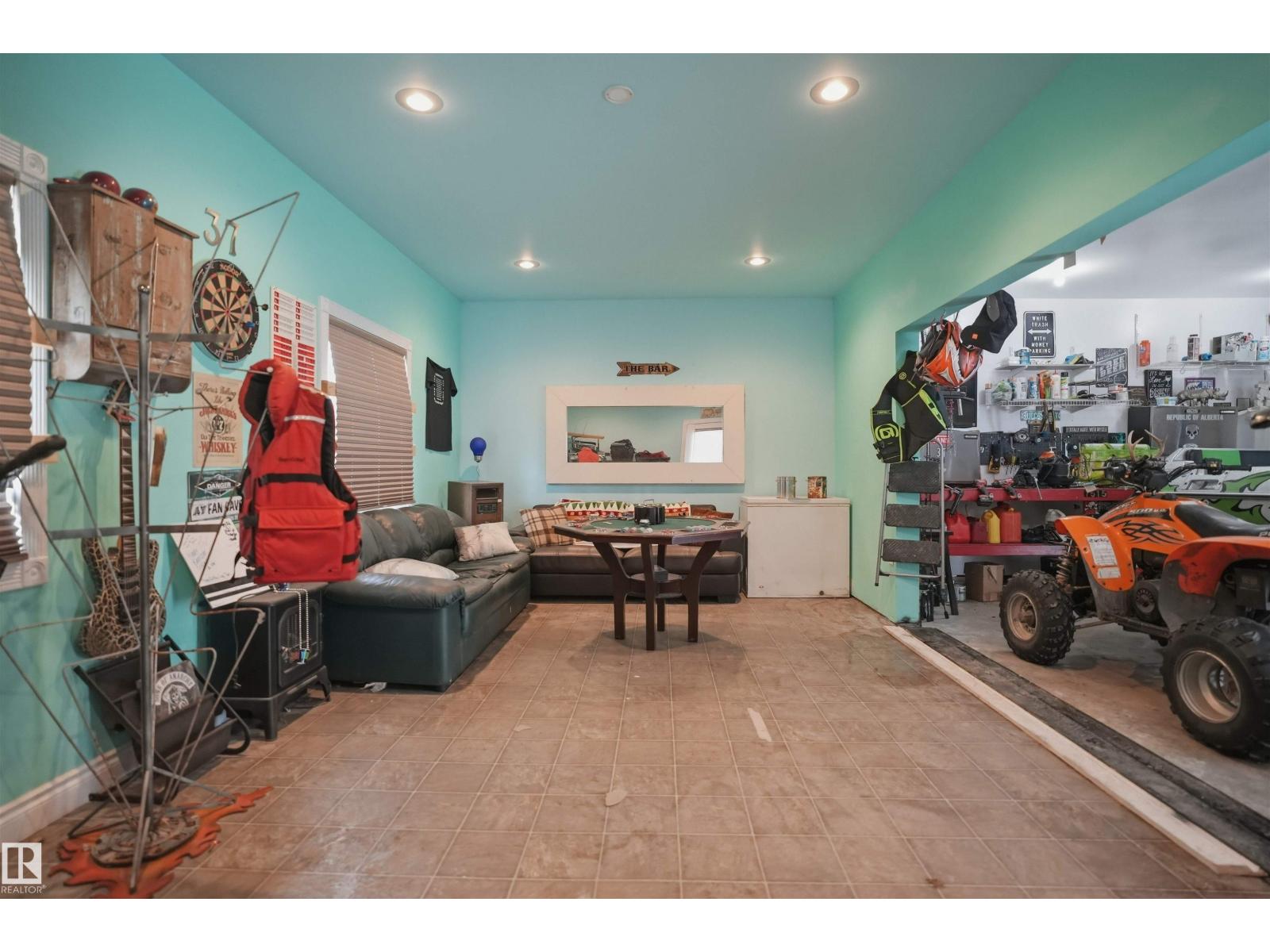 1515 Marine Cr Property Photo 24
