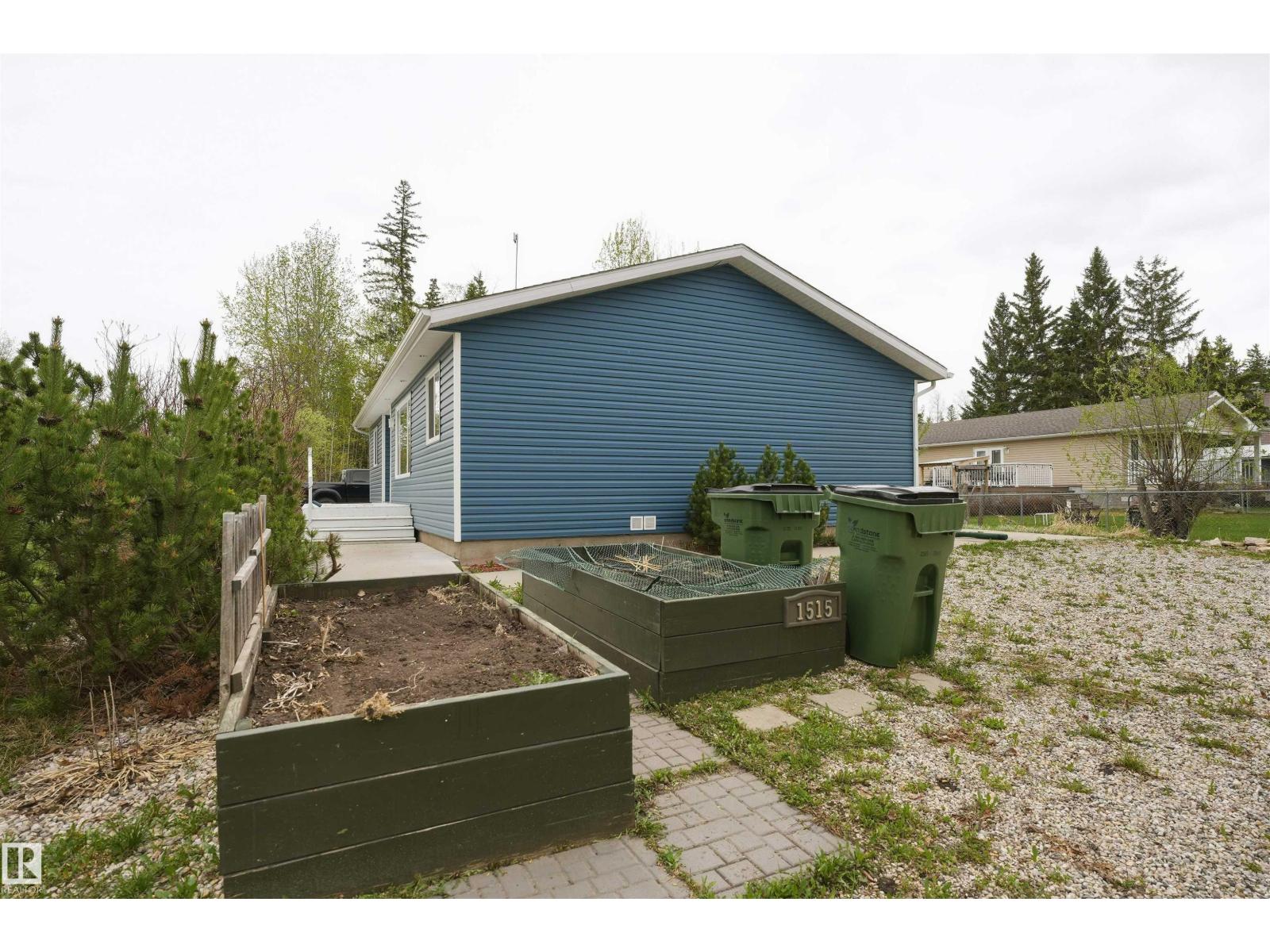 1515 Marine Cr Property Photo 29