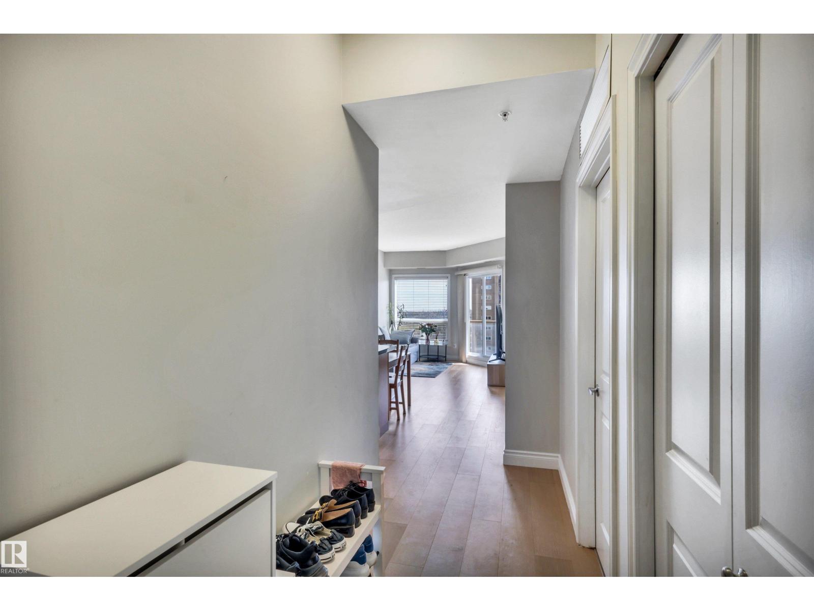 #902 9819 104 St Nw Property Photo 2