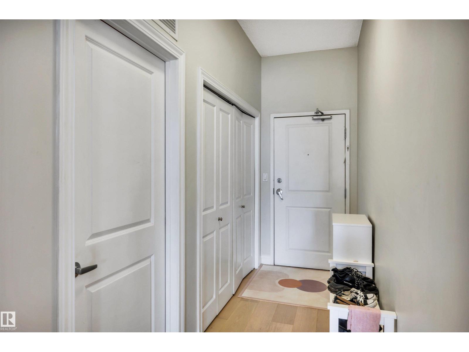 #902 9819 104 St Nw Property Photo 3