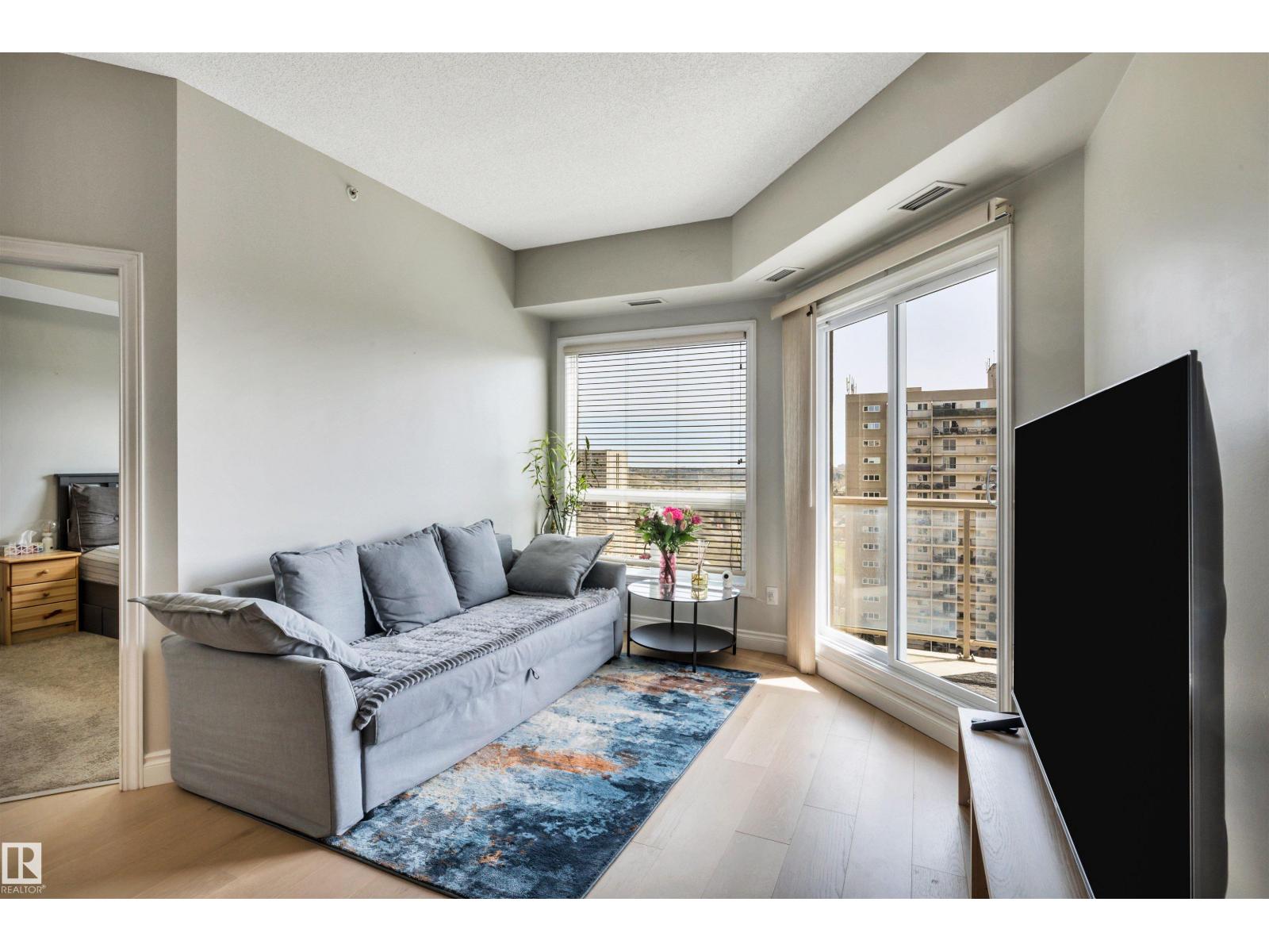 #902 9819 104 St Nw Property Photo 11