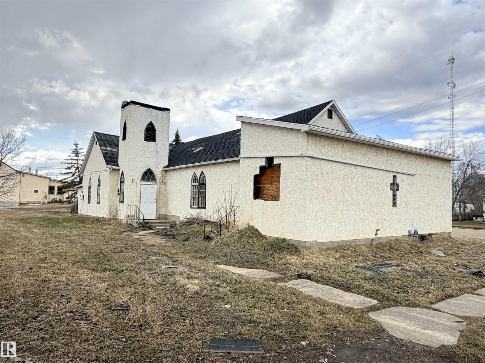 5036 49 St Property Photo 11