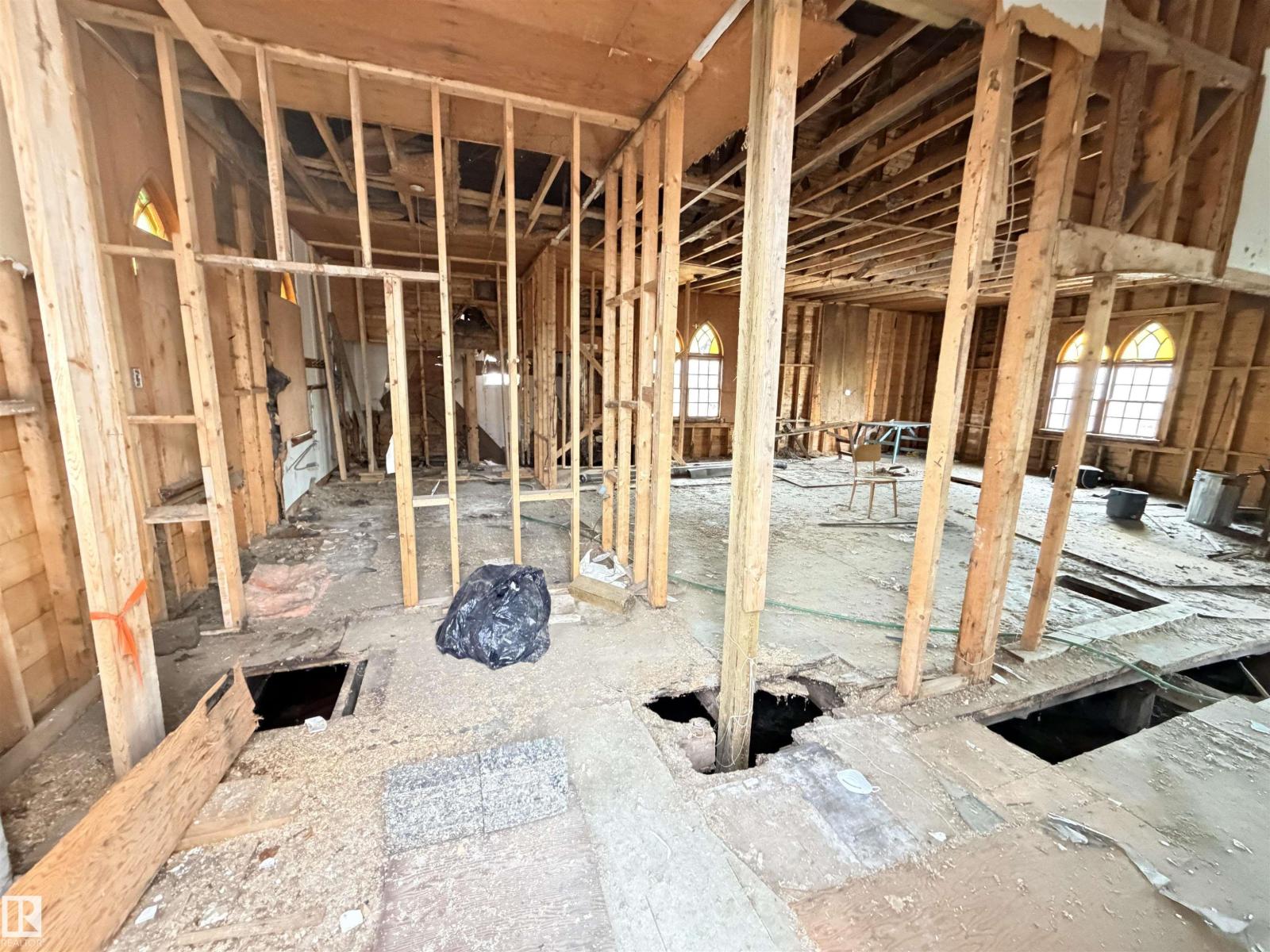 5036 49 St Property Photo 13