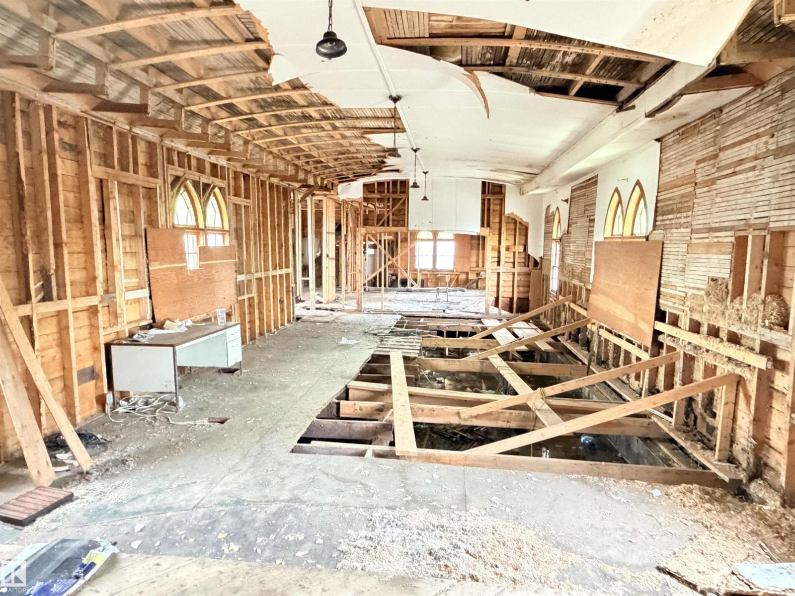 5036 49 St Property Photo 18