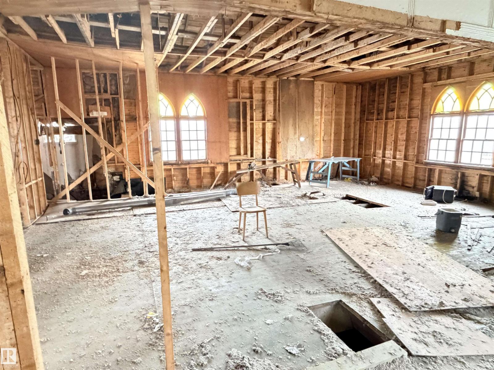 5036 49 St Property Photo 20