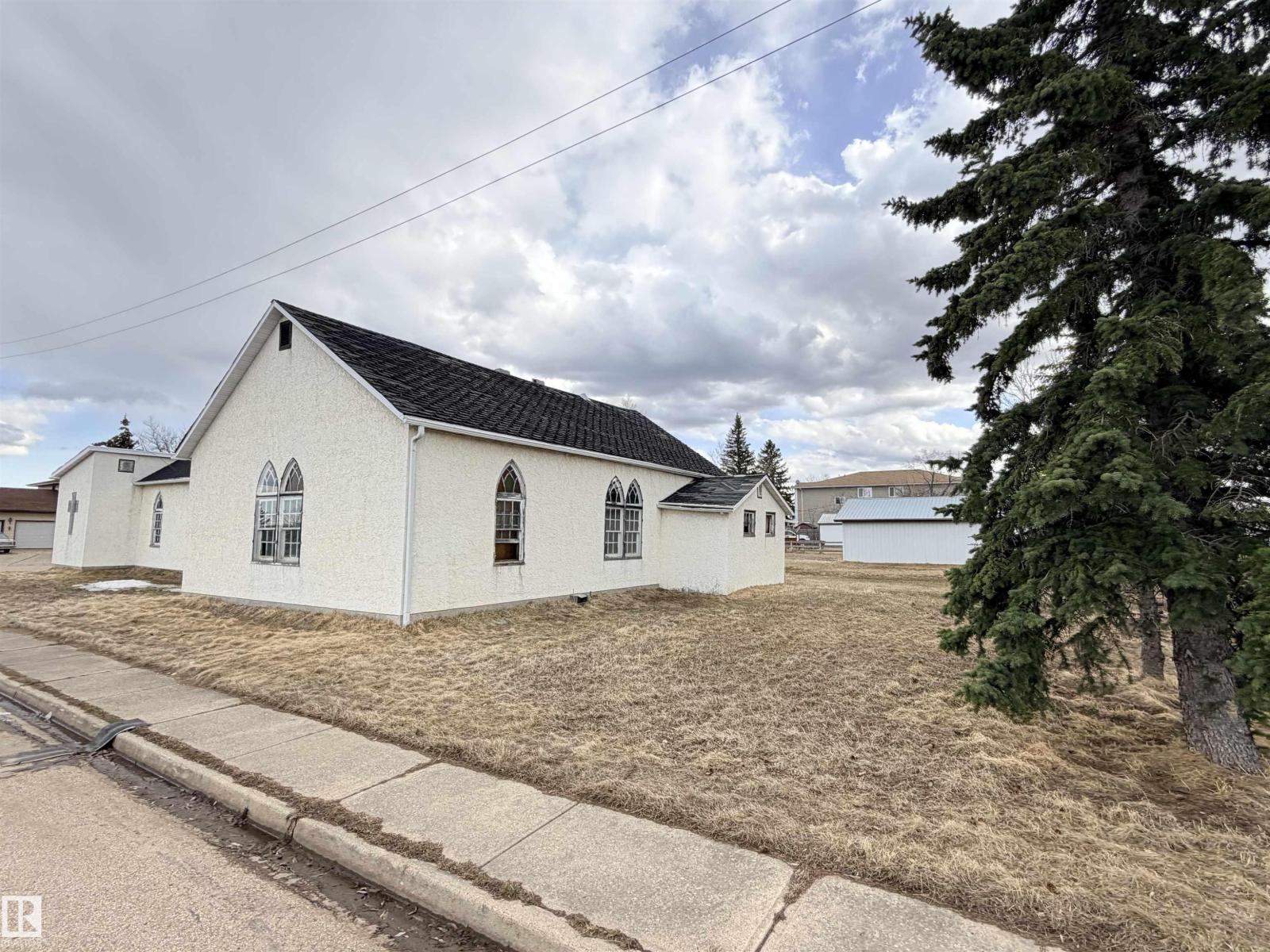 5036 49 St Property Photo 26