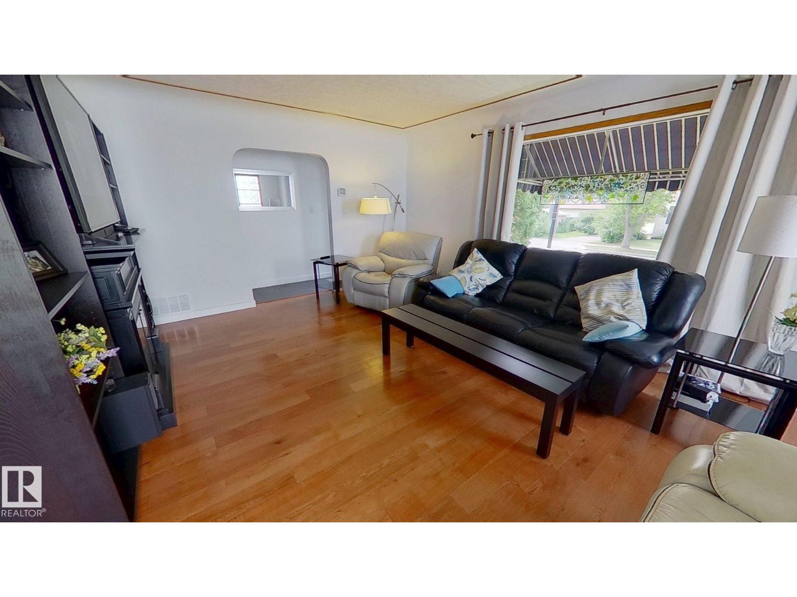 13908 117 Av Nw Property Photo 3